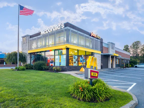 McDonald's Unveils 'NEXT' Growth Strategy: Focus on Customer Experience Tools and Employee Support