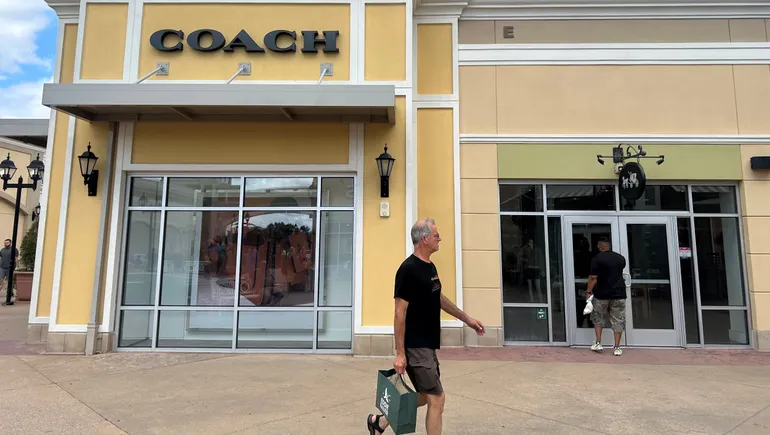Tapestry以客户洞察驱动Coach门店体验，吸引Gen Z客群