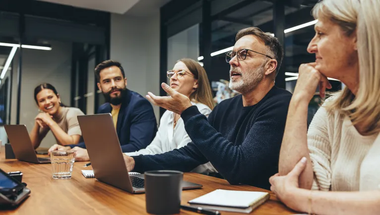 AI Reshapes Customer Experience Roles: Role Transformation from Frontline to Back Office