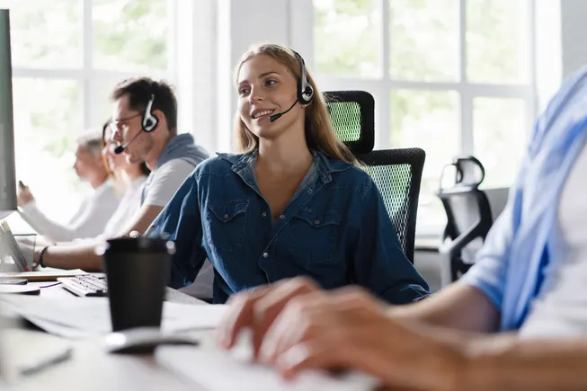 How Customer Experience Leaders Manage the Workforce in the AI Era